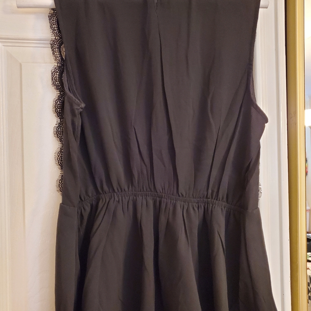 Sleeveless Top - Picture 2 of 4